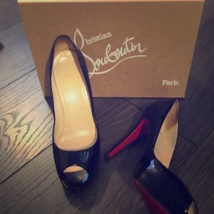 Slightly worn Very Prive 120 Patent Calf heels